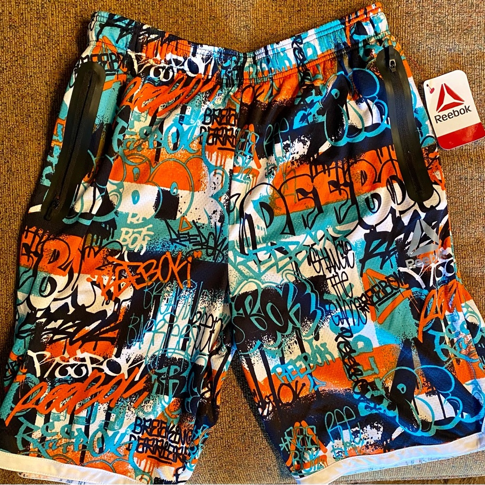 NEW Boys Reebok Graffiti Shorts, Size 18